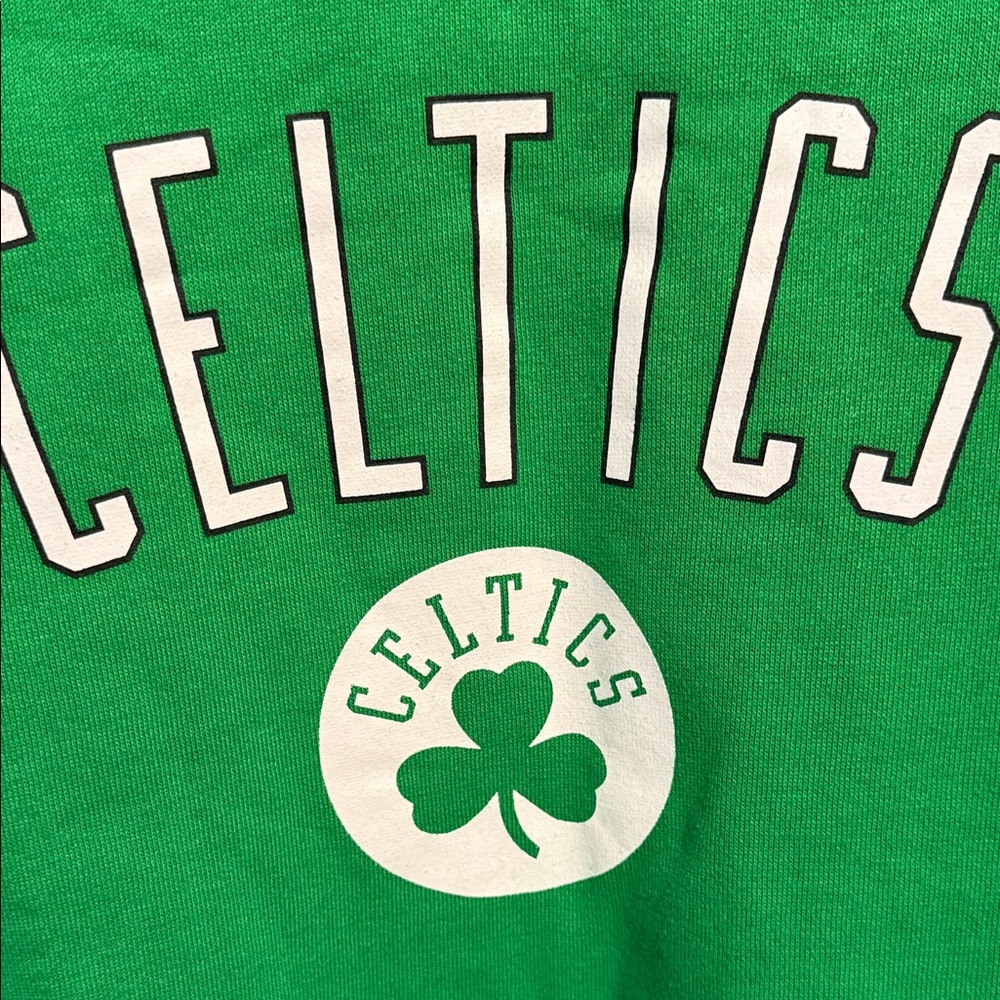 Fanatics Green Celtics Women's Sweatshirt - Picture 3 of 9